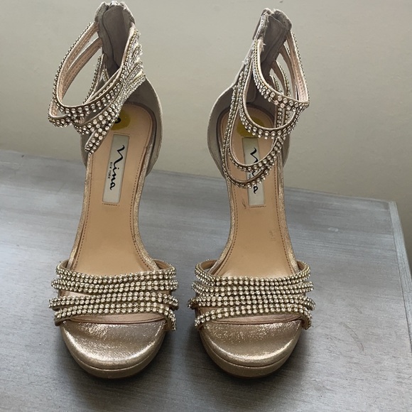 GOLD ANKLE STRAP RHINESTONE HEELS-NINA NEW YORK - NEVER WORN SZ 8 - Picture 2 of 6